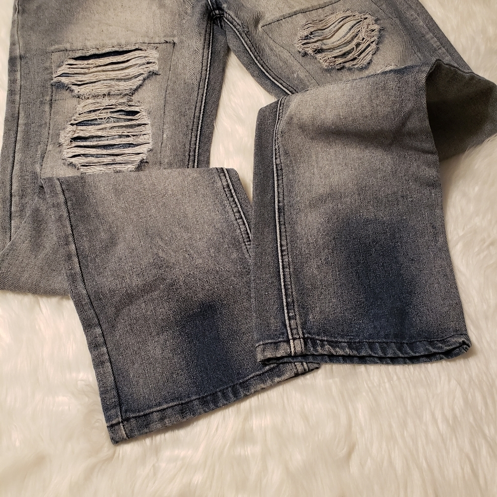 Super Cool 😎 Ripped Jeans - Picture 4 of 9